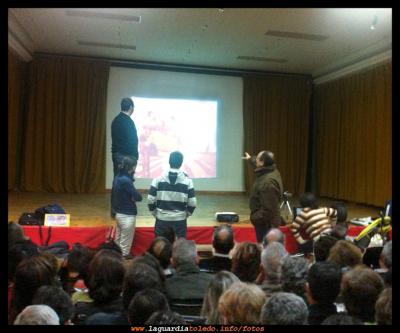 Fotomontaje: Asamblea General de socios 21-1.2012
Éste era nuestro sueño, NO cumplido, del pasado sábado 21 de Enero, fecha en que pusimos nuestra Asamblea General anual y a la que solo acudieron 2 de los socios, más los miembros de la junta directiva. Durante este año nos hemos propuesto trabajar para que la próxima no sea igual.
Palabras clave: Asamblea General socios