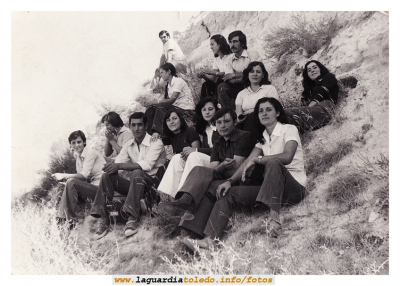 Cuadrilla de Amig@s en la ermita del Santo Niño 27-9-77
Palabras clave: Cuadrilla de Amig@s 27-9-77