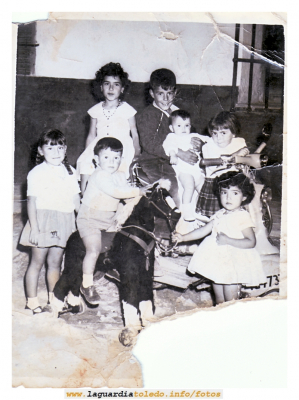 Niet@s de Zapata
Foto familiar de los nietos de El tío Aniano y Alberta Zapata.

Palabras clave: Niet@s de Zapata