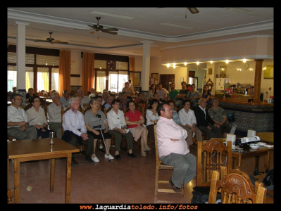 Exposicion en el hogar de los mayores
El día 26  de septiembre de 2010 Proyecto Tupi realizó su primera exposición en El hogar de los Mayores a las 18,30h la cual como podéis ver hizo del interés de varios guardiolos, que curiosos por saber de que trata nuestra asociación y la labor que realizamos en la localidad,asistieron a la primera proyección en locales sociales de La Guardia. 
Como presidente de esta web de todos ,me gustaría dar las gracias a Juan Luis Redajo (Grimones) que desinteresadamente participó en la proyección de videos y fotos
Palabras clave: Exposicion hogar de los mayores
