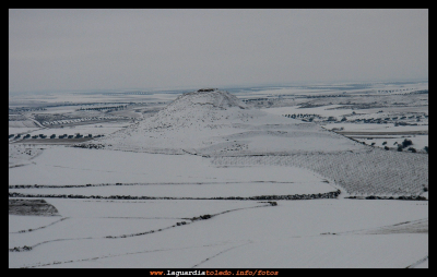 Nevada el día 11-01-2010 vista hacia la Atalaya
EL CURSO DEL AÑO: el invierno
Palabras clave: Nevada el día 11-01-2010 vista hacia la Atalaya