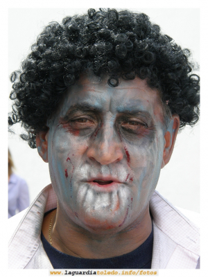 Zombie en Fiestas
Una vez más Julian Tejero "El Mico" junto a la Peña los Timbales encarna un nuevo personaje en la carroza Thriller,

Palabras clave: Zombie en Fiestas Peña los Timbales Julian Tejero
