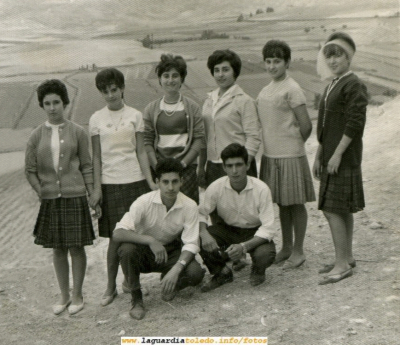Cuadrilla en el cerro de la ermita del Santo Niño (años 60).
