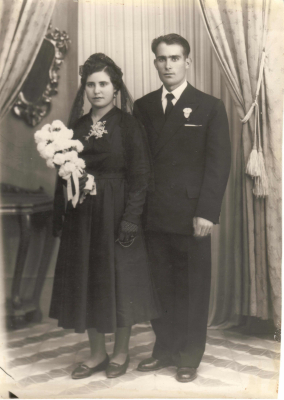 Boda de Modesto y Germana
Boda de Modesto y Germana en el año 1957, la boda fue en Consuegra pueblo donde nacieron y vivieron hasta finales de los 50 que se vinieron a vivir a La Guardia, donde ya vivieron el resto de su vida.
Palabras clave: Modesto Germana Pastor