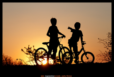 Paseo en bici de una tarde de verano
Primer premio del concurso de fotografía 2012. Autor: Vitín Hijosa
Palabras clave: concurso fotografia vitin hijosa