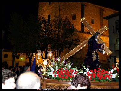  2006 Procesión
Procesión del Jueves Santo, Nuestro Padre Jesús a su paso por la plaza de la Constitución. Año 2006.
Palabras clave: Jueves Santo, Nuestro Padre Jesús
