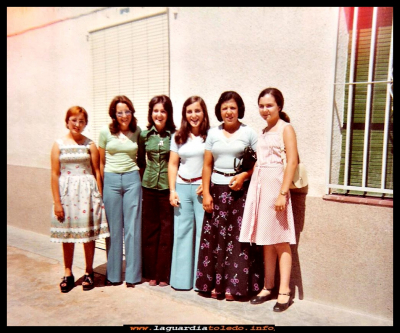 AMIGAS 
Amigas del barrio, Mari Orgaz,Carmen López, Mª Paz Orgaz, Pili Mascaraque, Mari y Mª Fé (1975)
Palabras clave: Amigas  barrio