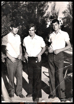 AMIGOS
Amigos en el Paseo del Norte: Basilio “chinas” López y Andrés (hijo de la Ovidea) 1960
Palabras clave: Amigos  Paseo del Norte
