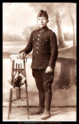 Angel Orgaz
Año 1923. Angel Orgaz “el regaor” con uniforme del servicio militar.
Palabras clave: el regaor servicio militar 1923