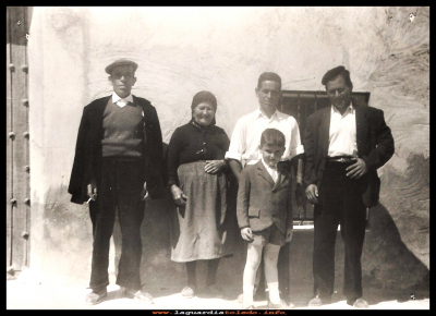 LA FAMILIA
Julián, María, Perpetuo, Fausto y Briji (1964)
