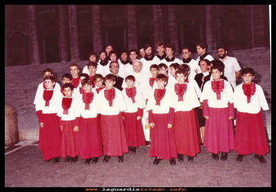 EL PAPA JUAN PABLO II
Marigeles González, en el vaticano, junto al Papa Juan Pablo II.
Palabras clave: vaticano Papa Juan Pablo II