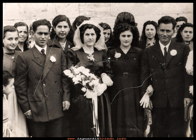 BODA
Boda de: Amparo Domínguez (Mandruya) Perfecto Peláez (Peto) Año 1953.
Palabras clave: Boda 