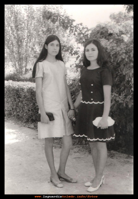 Basi y Mercedes
Basi Muñoz y Mercedes García, en el paseo del Norte. (1969.
EL CURSO DE LA VIDA: < La juventuz y los amigos 
Palabras clave:  paseo del Norte