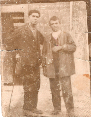 Bonifacio y un amigo
Bonifacio Pedraza “el esquilaor” con un amigo. Años 20.
Palabras clave:  Años 20.