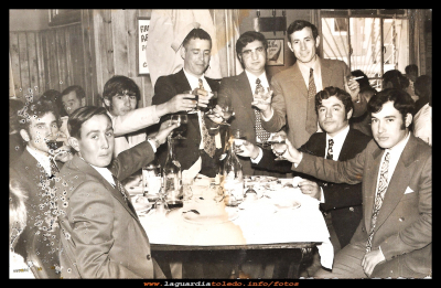 Un brindis
Un brindis por la amistad (1972)
Palabras clave: la amistad (1972) brindis