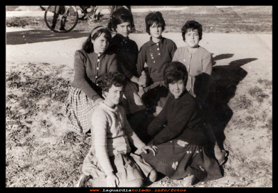 CHICAS
Amigas 1965: Geli, Milagros Hernández, Mari Guzmán, Cari Nuño, Paquita Espada y Araceli.
Palabras clave: Amigas 1965