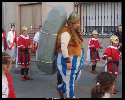 Asterix y Obelix, Carnaval 2012
Comparsa de Lillo desfilando el domingo 26 de febrero por las calles de La Guardia
Palabras clave: carnaval asterix y obelix lillo