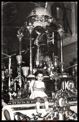 CON EL STO NIÑO
Ana Isabel Espada (cacharra) Año 1971
Palabras clave: Ana Isabel 