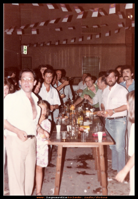  Campeonato de mus
Campeonato de mus, en el mesón Tullerias. Año 1986.
Palabras clave: Campeonato de mus