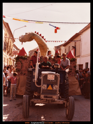 Carroza 1976
Carroza desfilando por la calle Mayor. Año 1976
Palabras clave: Carroza  Año 1976