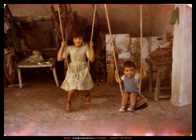 Columpios
Recordando los mecedores.
Raquel Orgaz y Javi Potenciano (1978)
EL CURSO DE LA VIDA: < La infancia y la niñez

Palabras clave: Raquel Orgaz y Javi Potenciano