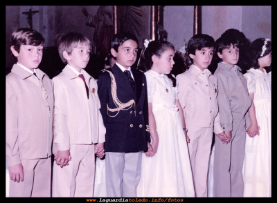 Comunión 1982
Aparecen Javi, Kiko, José Luis, Mari Paz, Rufino, Andrés y Eva
Palabras clave: Primera comunión