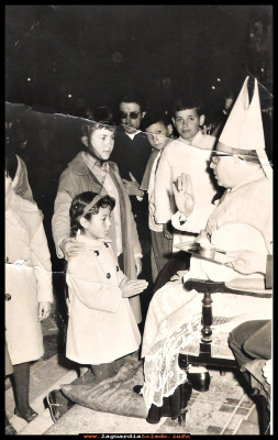 CONFIRMACIÓN
Confirmación de Manuela Orgaz Pasamontes, su madrina, Mari Pasamontes Guzmán. año 1965
Palabras clave: Confirmación  Manuela