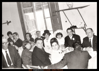 Cristóbal y Pepa
Boda de Cristóbal Peláez y Pepa García. Año 1969. 
En la foto: Demetrio García “Cepa” Cristóbal, Pepa, la madrina Ino Peláez y Fausto Peláez.

Palabras clave: Boda de Cristóbal Peláez y Pepa García
