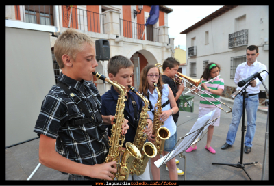 25 de Junio de 2010, Homenaje a Don José Manuel Marín, profesor en La Guardia desde hace 37 años.
Palabras clave: homenaje a don jose manuel