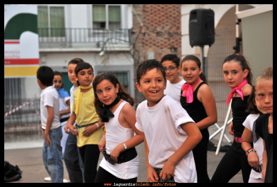 Homenaje a Don José Manuel Marín, 25 de junio de 2010
Alumnos del colegio Valentín Escobar participando en una coreografía en el homenaje a Don José Manuel
Palabras clave: homenaje a don jose manuel