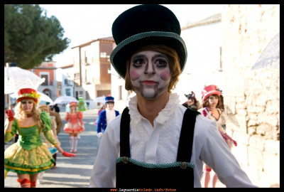 Desfile de carnaval. Domingo 26-2-2012
"Juega conmigo" A.J.El Trajín
Palabras clave: carnaval 2012 el trajin