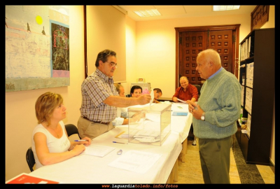 Elecciones al Parlamento Europeo, 7 de junio de 2009
En la foto: Presentación Pelaez, Manuel Zamorano, Paquita Pedraza, Andrés Pedraza “Teddy” e Isidro Tejero,  entre otros


Palabras clave: elecciones 2009