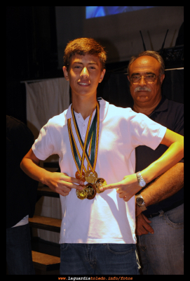 Cayetano López multimedallista en la semana de la Juventud 2009. 1 de agosto de 2009.
Palabras clave: Cayetano López multimedallista en la semana de la Juventud 2009. 1 de agosto de 2009.