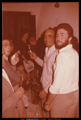 De broma
Paco Cabiedas y Cristóbal López entre otros. Cristóbal infórmanos sobre la foto,  ¿a que año pertenece?        

Palabras clave: Cristóbal infórmanos sobre la foto