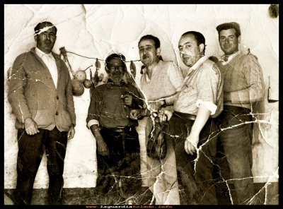 De broma
Julio Díaz-Valero, Facundo Orgaz, Juanito Novillo, José Oliva y Angel Valero años 50.
Palabras clave: Julio Juanito Angel