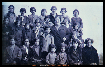 Doña Crescencia
Grupo escolar del año 1928, con su maestra Doña Crescencia.
Palabras clave: Grupo escolar del año 1928 Doña Crescencia