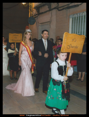 En Miguel Esteban.2013
Mª Teresa Huete Espada representando a La Guardia en la elección de "Reina de Castilla la Mancha 2014" que se celebra todos los años en el pueblo de Miguel Esteban.
Palabras clave: Mª Teresa Huete
