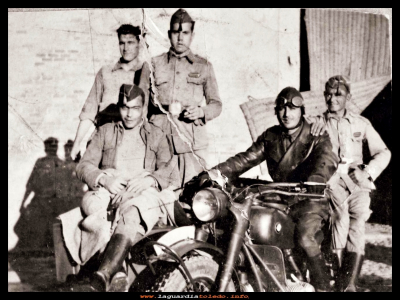 En la mili 1942
José Mascaraque (Quitin) en la mili 1942.
Palabras clave: la mili 1942