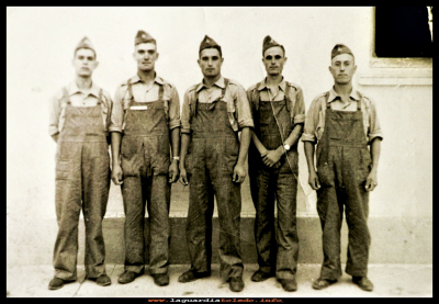 En la mili
Pepe Potenciano, Antonio Tejero,  Santos Perea y Paco Santiago en la mili, año 1959.
Palabras clave: la mili