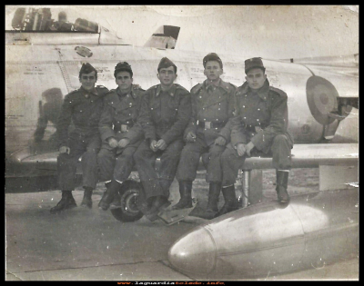 En la mili
Gregorio Morales y Manolo de la Cruz, junto a otros compañeros de mili, 1956
Palabras clave: la mili