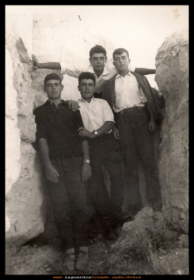 Entre rocas
El cerro del Sto Niño da mucho juego para tomas fotográficas.

Esteban Huerta, Ángel Martín-Rubio, Miguel Peláez y Enrique de la Cruz.
Palabras clave: El cerro del Sto Niño