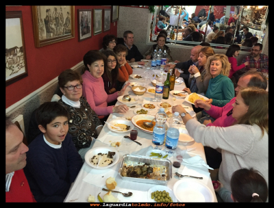 Fiesta de las judias II
Segundo año consecutivo que Proyecto Tupi celebra el día de San Antón, con unas deliciosas judías de matanza, hechas por nuestro cocinero Paco, que como el  año pasado le salieron de lujo (17-1-2015)
Palabras clave: judías de matanza