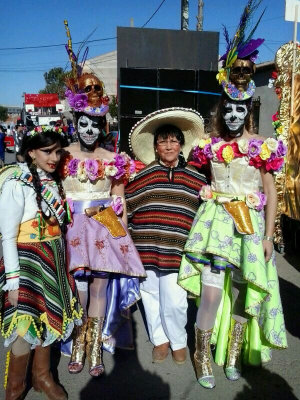 Carnaval 2014
Componentes de la A.J.El Trajín en el desfile del domingo 9-3-14
Palabras clave: carnaval 2014 El Trajín