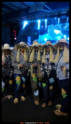 Espantapájaros
Baile de Carnaval 2016, en el pabellón polideportivo. 
Palabras clave: Carnaval