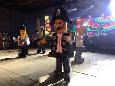Carnaval 2017
Primer premio comarcal en el concurso nocturno del pabellón polideportivo para este grupo de Tembleque como figuras de LEGO. 4-3-17
Palabras clave: carnaval 2017