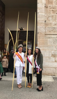 A la salida de misa
Domingo de ramos, Reina y damas 2018
