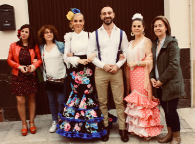 Feria de abril 2018
Madres de la reina y damas 2017 con Mario Araque, tío de la reina y hermano del mantenedor 2017
