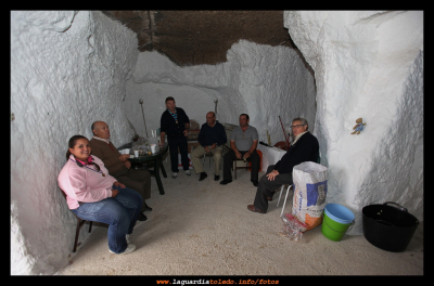 27 Septiembre 2012 - Despedida de El Santo Niño - En la cueva II, descansando despés de repartir el zurra
Palabras clave: 27 Septiembre 2012 - Despedida de El Santo Niño - En la cueva II, descansando despés de repartir el zurra