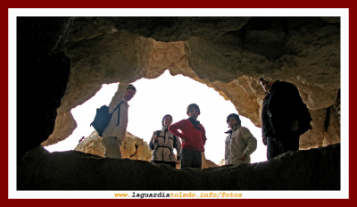 III Ruta a Pie organizada por Quijotes en Ruta 21 de noviembre de 2009 - Desde el interior de La Cueva de Los Grajos parece que estes en la garganta de una ballena.
ASOCIACIONES DEPORTIVAS: pTupi - Quijotes en Ruta
Palabras clave: III Ruta a Pie organizada por Quijotes en Ruta 21 de noviembre de 2009 - Desde el interior de La Cueva de Los Grajos parece que estes en la garganta de una ballena.