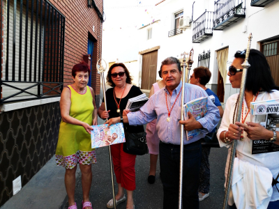 PIDIENDO
La cofradía del Santo Niño pidiendo como todos las años la colaboración de los vecinos del pueblo en forma de donativo, para que tengamos unas fiestas divertidas, parara jóvenes y mayores. (15-9-2018)   
Palabras clave: cofradía pidiendo fiestas